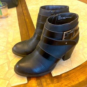 Rampage Bootie size 6.5